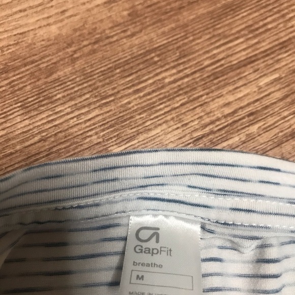 Gap Fit Striped V Neck T-Shirt - Picture 4 of 5